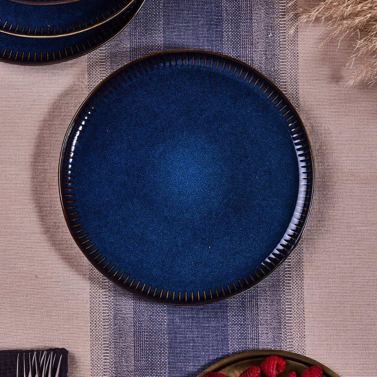 食器 Band new Talerz obiadowy porcelanowy New Bone China Altom Design